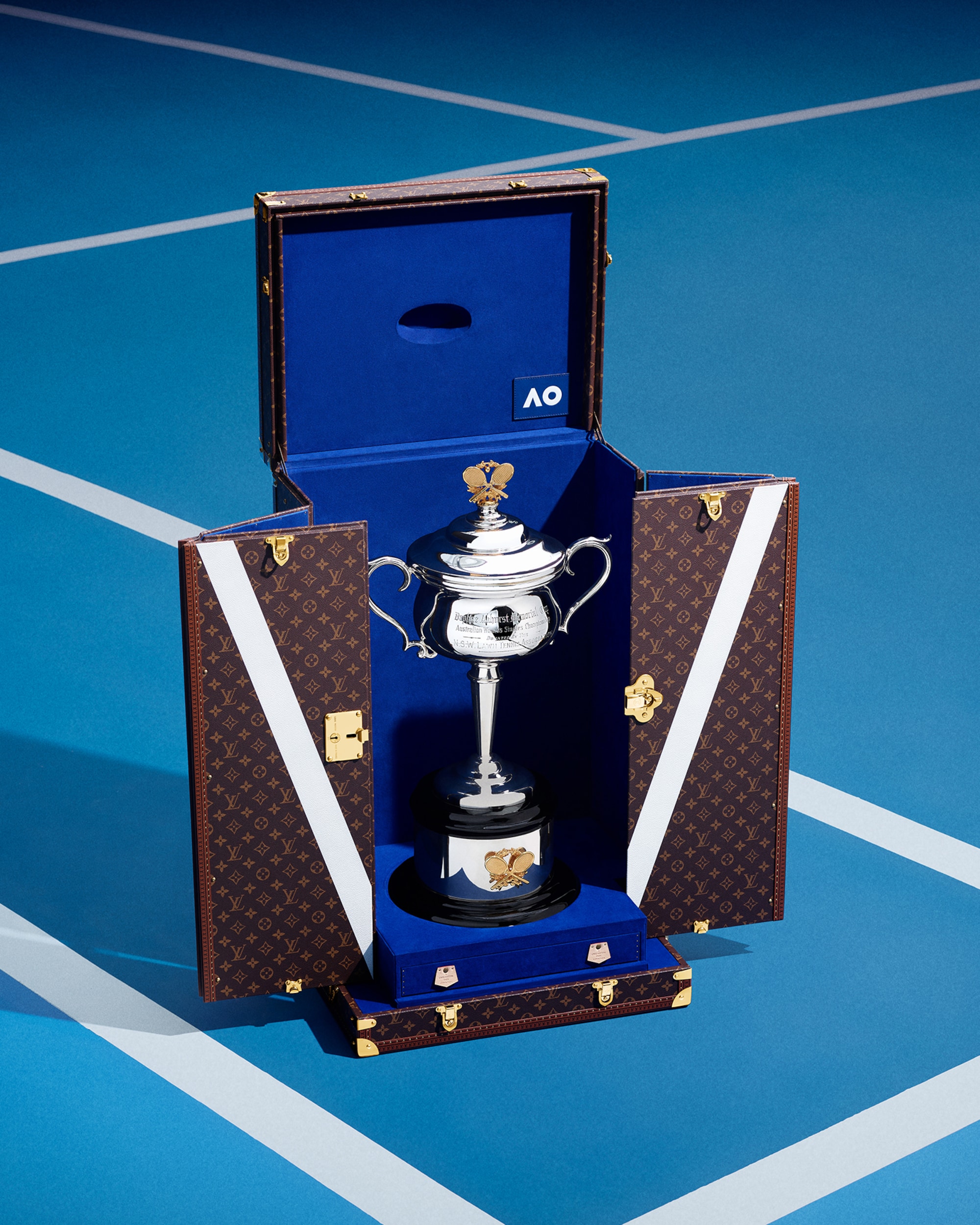 勝者に捧げるトロフィー・ケース｜ルイ・ヴィトン 公式サイト