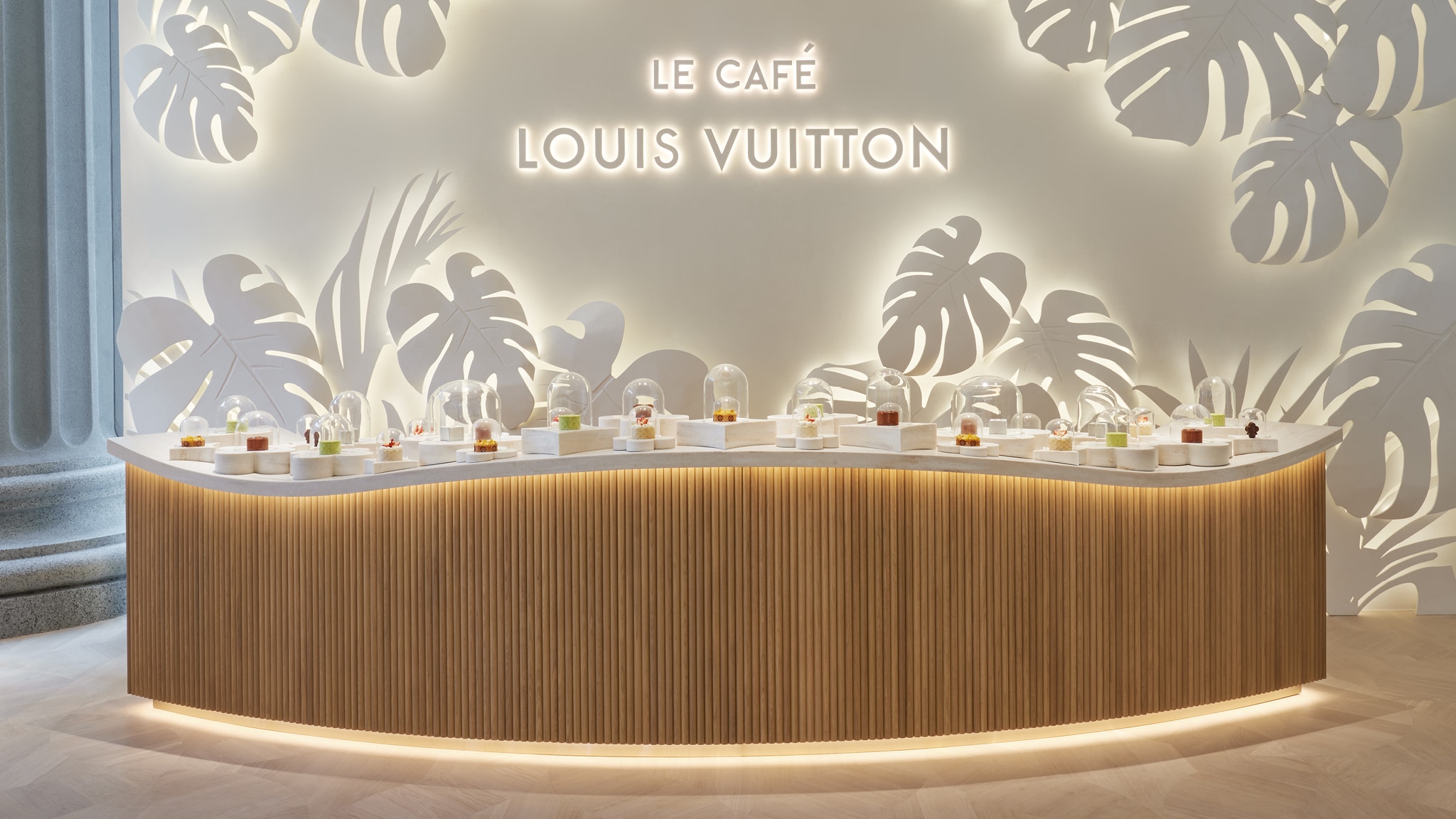 LV The Place Bangkok - Le Café Louis Vuitton