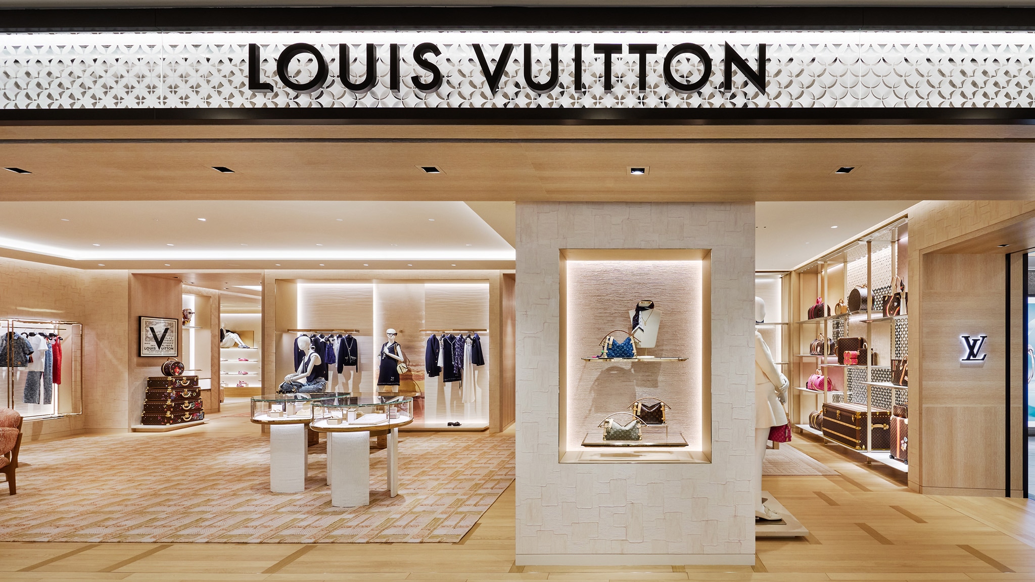 数回使用　梅田阪急　去年購入品　ルイヴィトン　3個セット　ピアス StFi_Louis_Vuitton_OSAKA_HANKY