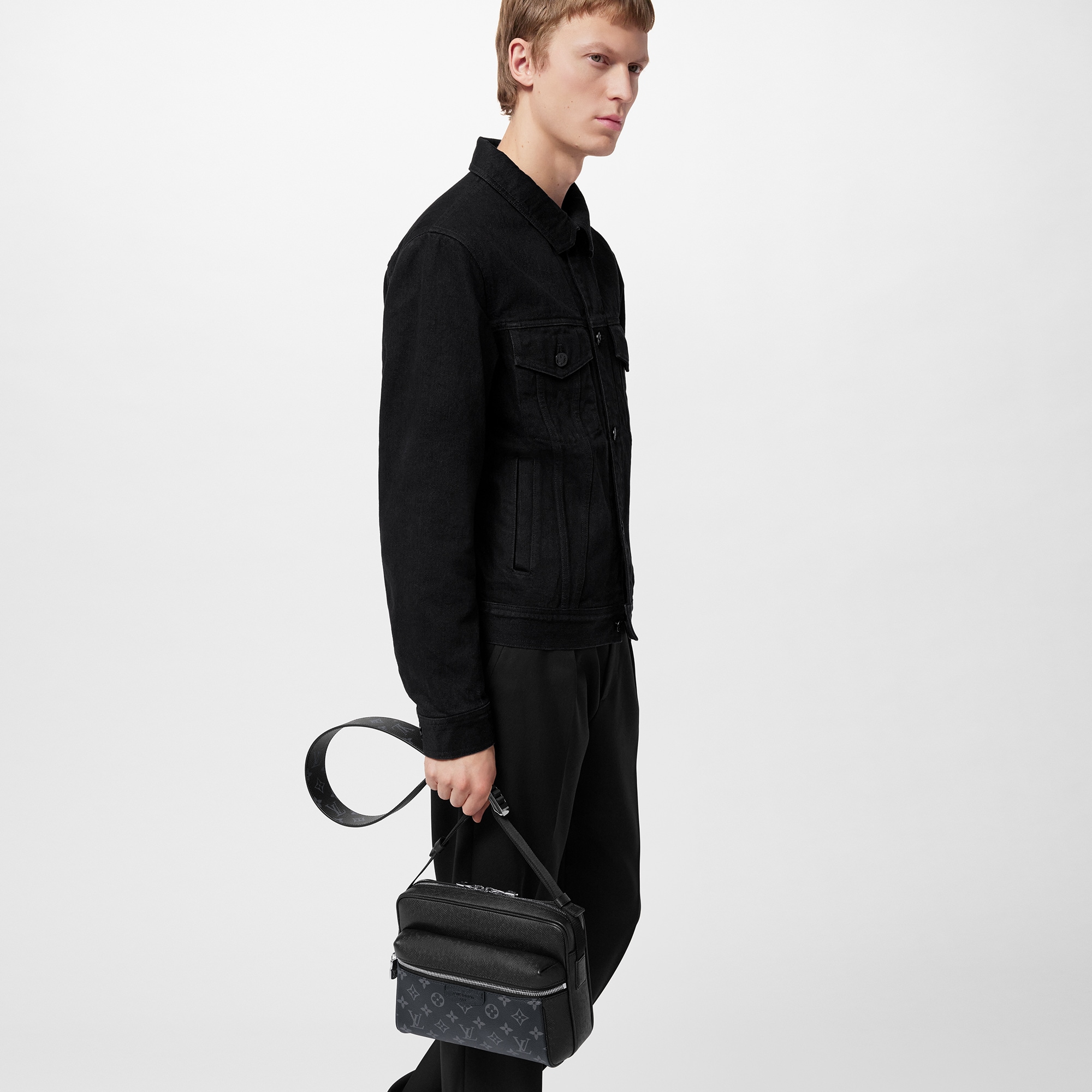 ルイ・ヴィトン LOUIS VUITTON アウトドアメッセンジャー・PM もぐり  