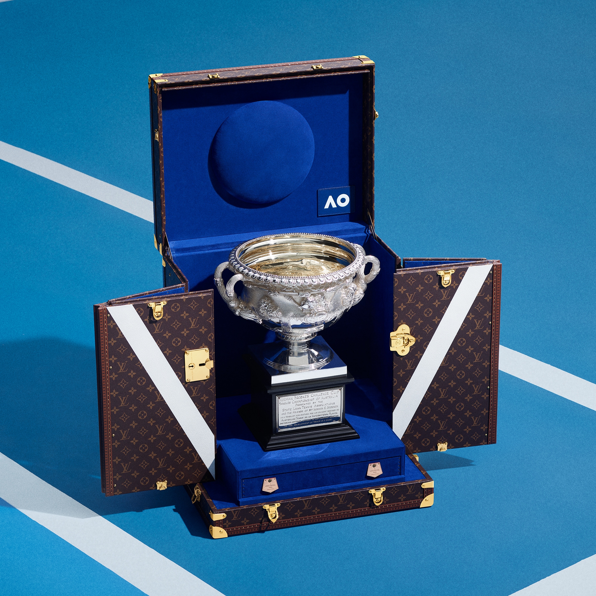 勝者に捧げるトロフィー・ケース｜ルイ・ヴィトン 公式サイト