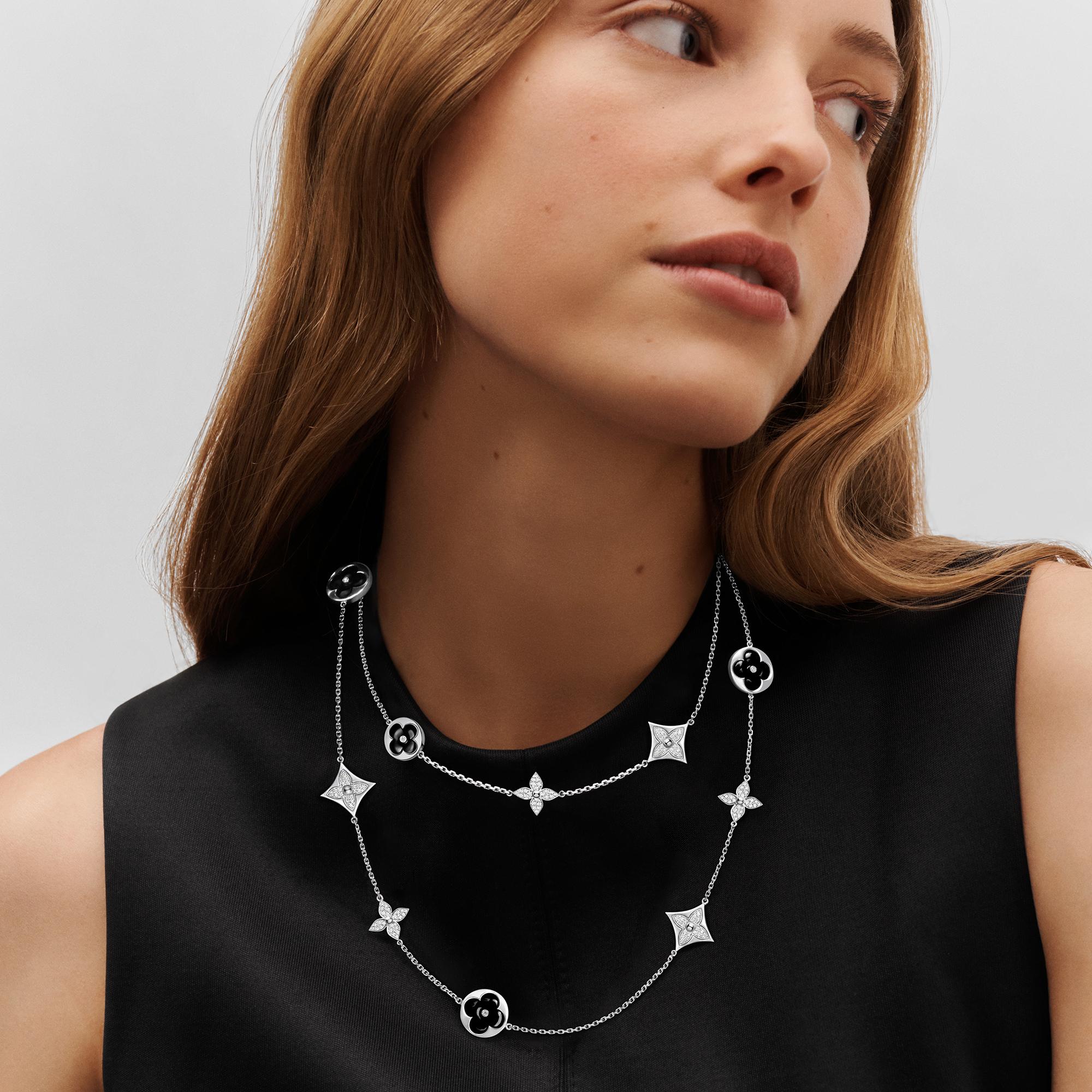 ロングネックレス ダイヤモンド ブロッサム（ホワイトゴールド、オニキス、ダイヤモンド）  ジュエリー ジュエリー カテゴリー (製品ズーム)