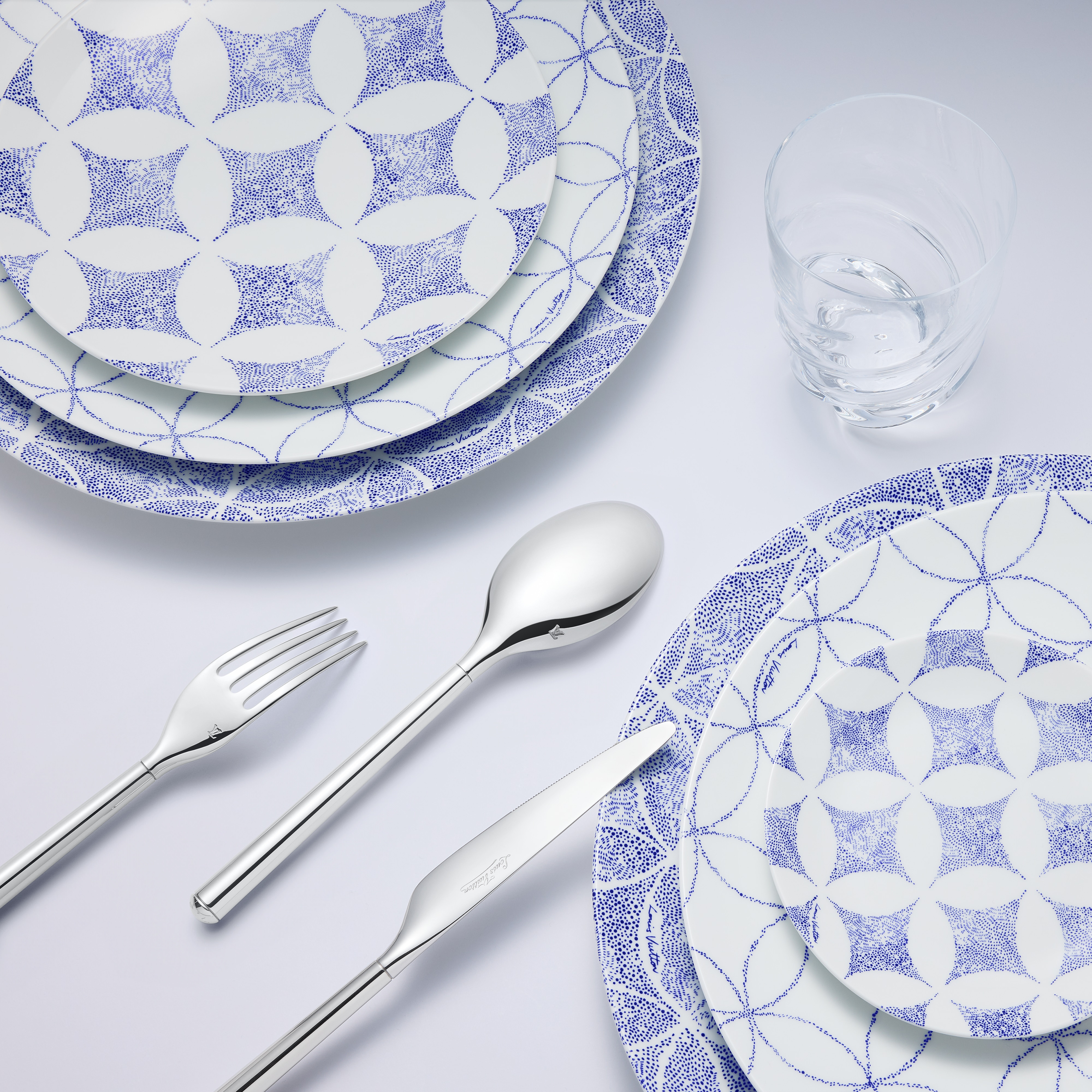 Constellation Set of 2 Dessert Plates  Les Extraordinaires(レ･ゼクストラオーディネル) オブジェ・ノマド (製品ズーム)