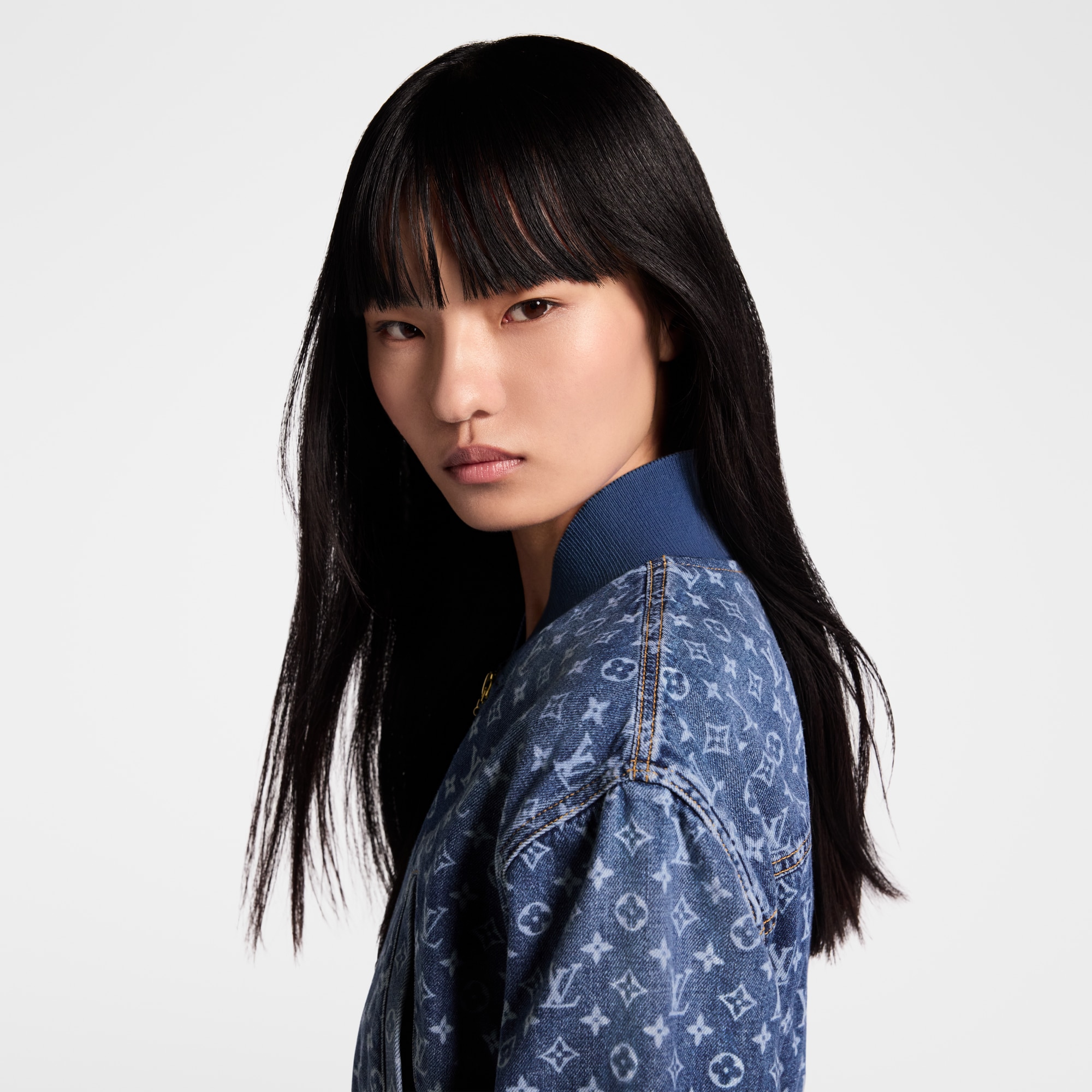 クロップド モノグラム デニム ボンバージャケット  ウィメンズ ウェア(洋服) (製品ズーム)