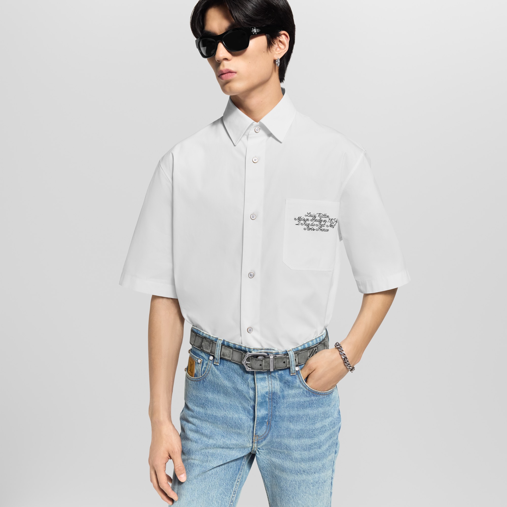 エンベリッシュド ショートスリーブシャツ  メンズ ウェア(洋服) (製品ズーム)