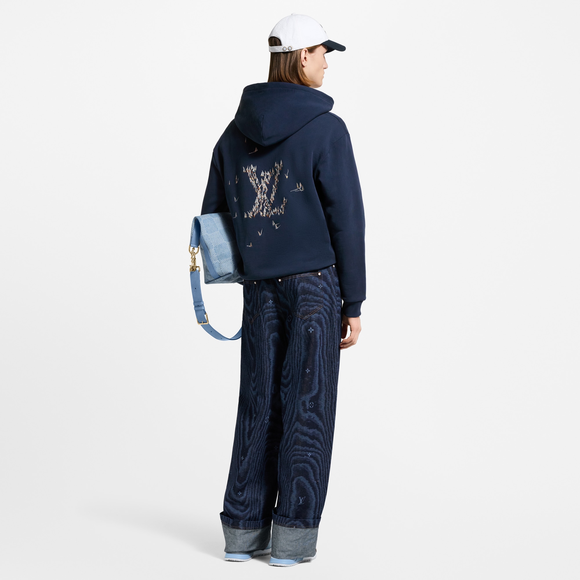 エンブロイダリー シグネチャー フーディ  メンズ ウェア(洋服) (製品ズーム)