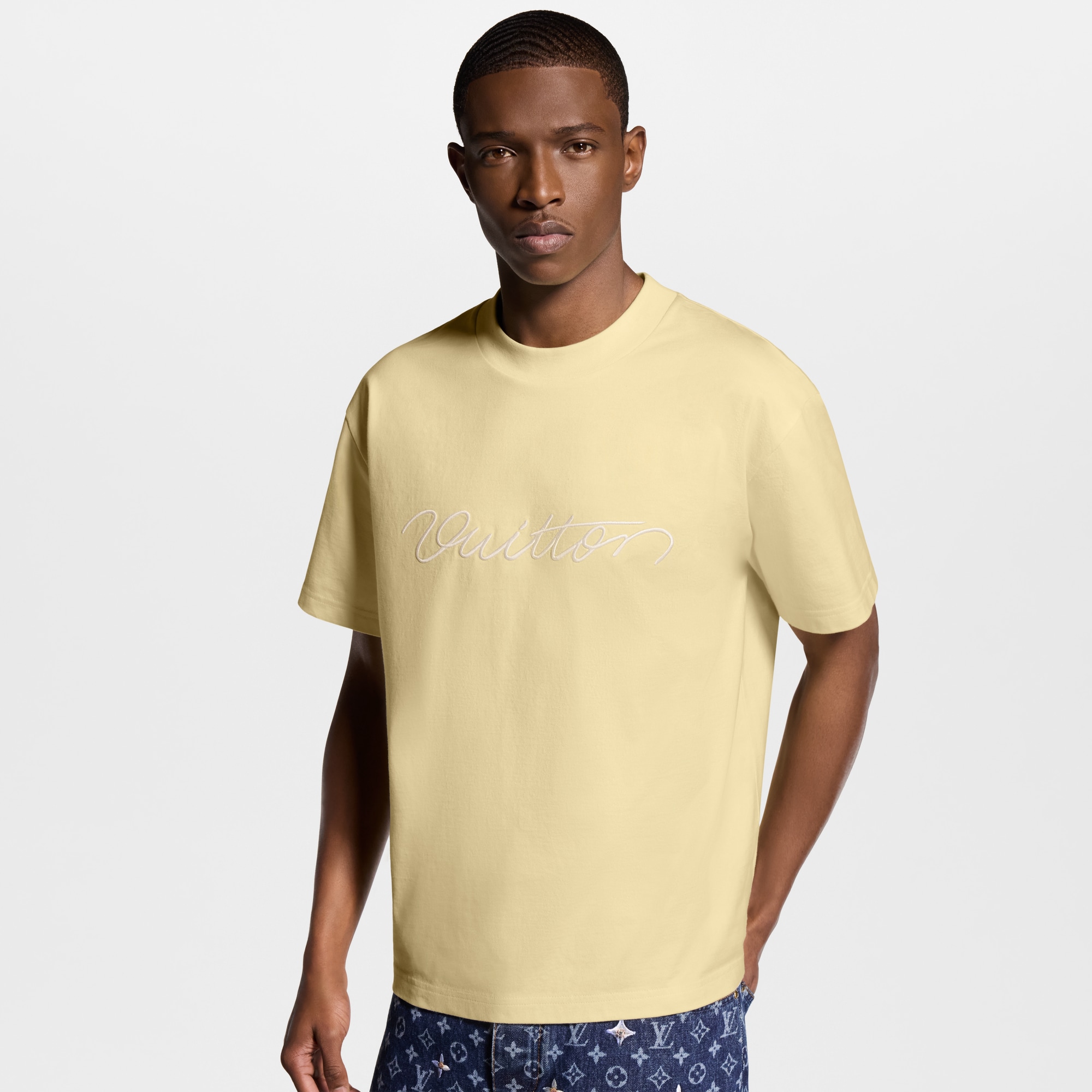 エンベリッシュド シグネチャー ショートスリーブTシャツ ｜ルイ 