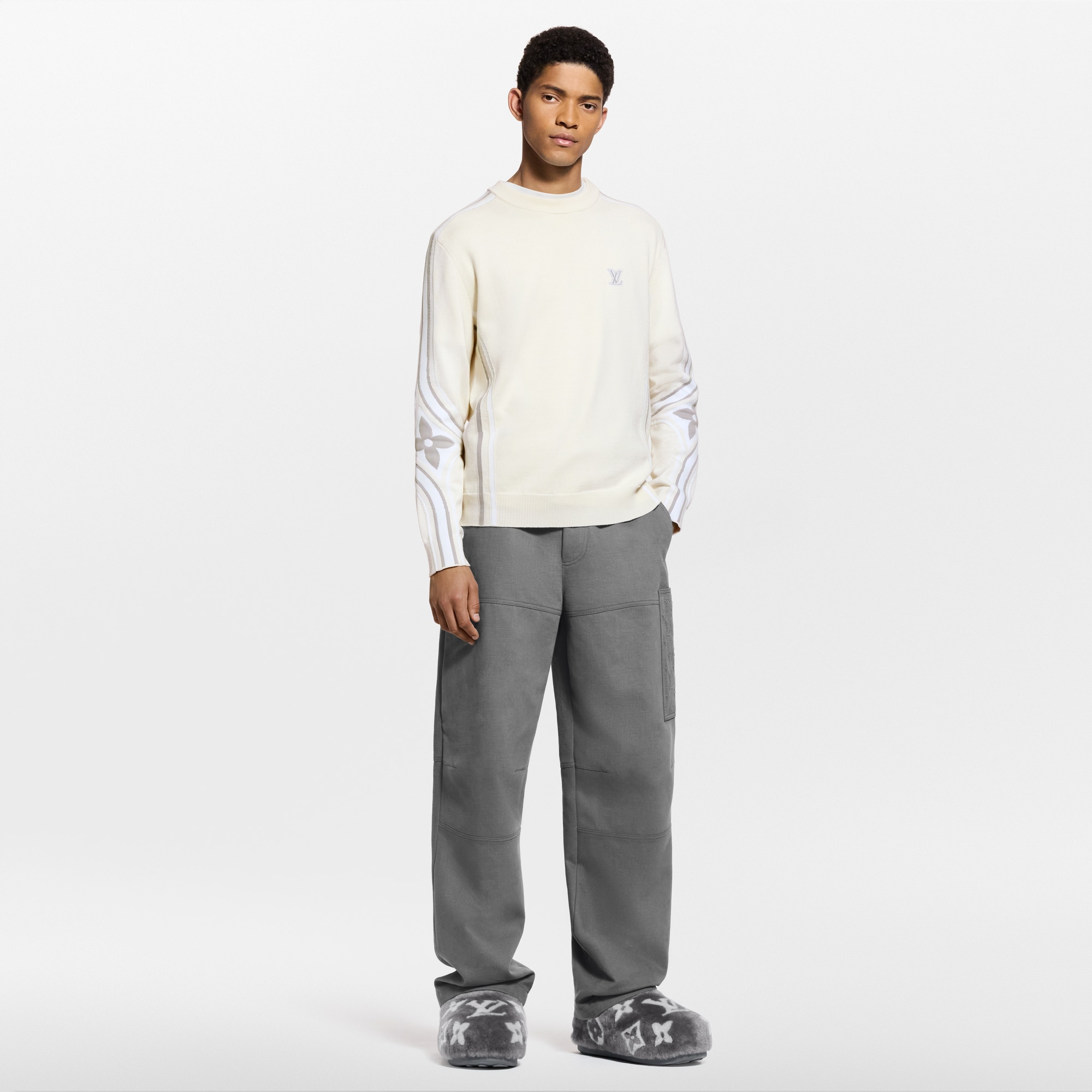 グラフィックニットクルーネック  新着 メンズ 新着 (製品ズーム)