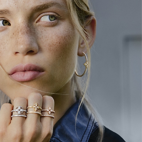 フープピアス イディール ブロッサム ディアモン(イエローゴールド×ダイヤモンド) ジュエリー ジュエリー カテゴリー (製品ズーム)