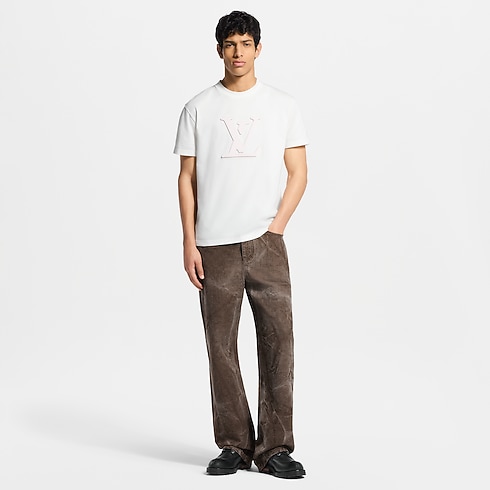 「レーザーカット シグネチャー Tシャツ」着用画像