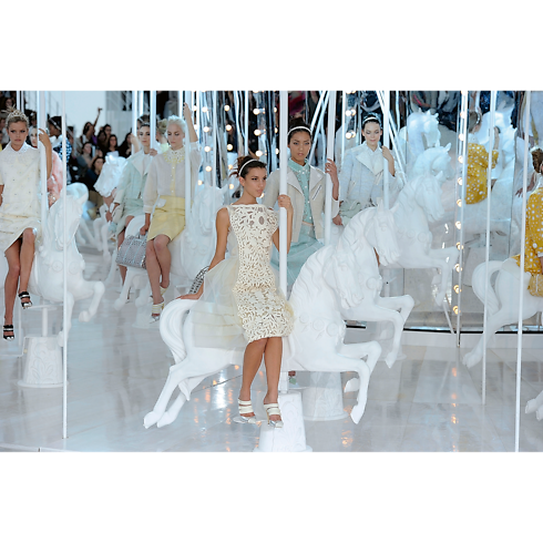 ルイ・ヴィトン キャットウォーク 英語版 トランク、トラベル & ホーム 書籍 & ステーショナリー (製品ズーム)