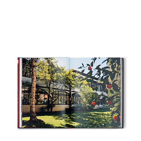 ルイ・ヴィトン マニュファクチュール 英語版 トランク、トラベル & ホーム 書籍 & ステーショナリー (製品ズーム)