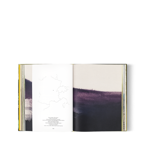 ア パフューム アトラス ローズ 仏語版 トランク、トラベル & ホーム 書籍 & ステーショナリー (製品ズーム)