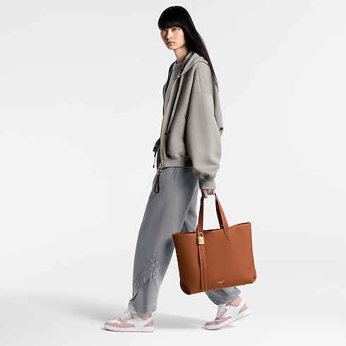 ロウキー・カバ MM ロウキー ウィメンズ バッグ (製品ズーム)