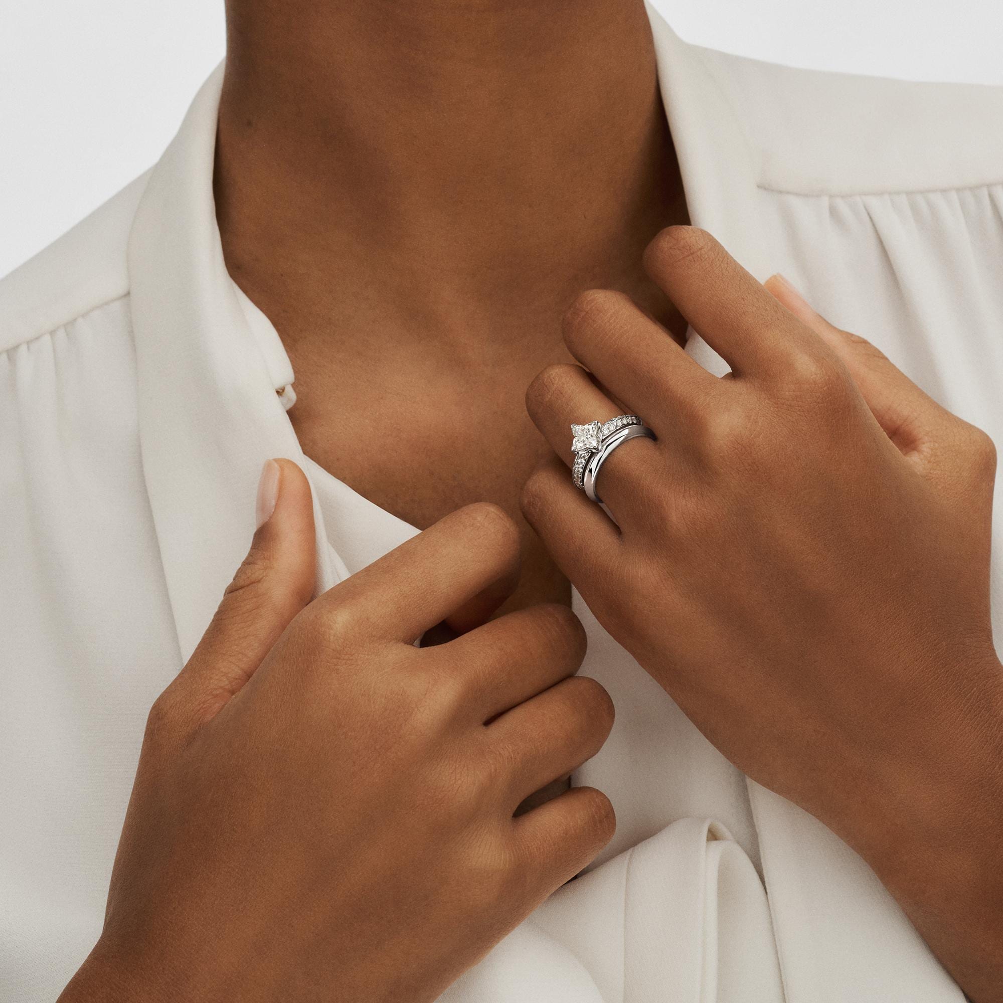 LV ダイヤモンド ソリテール スター パヴェ (プラチナ×LV モノグラムスターカットダイヤモンド×ダイヤモンド)  ジュエリー ジュエリー コレクション (製品ズーム)