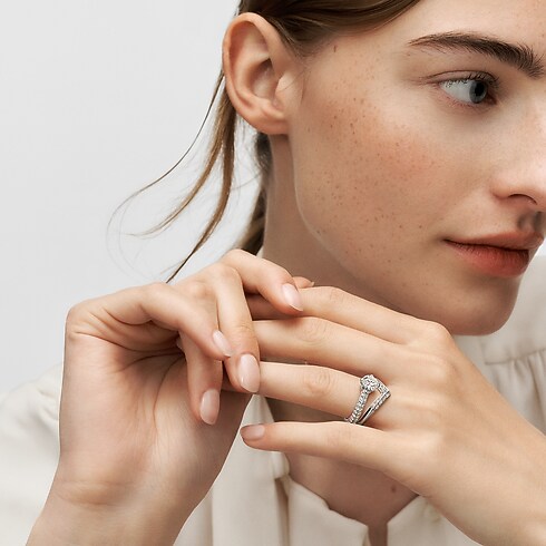 LV ダイヤモンド ソリテール ラウンド パヴェ (プラチナ×ラウンドブリリアントカットダイヤモンド×ダイヤモンド) ジュエリー ジュエリー コレクション (製品ズーム)