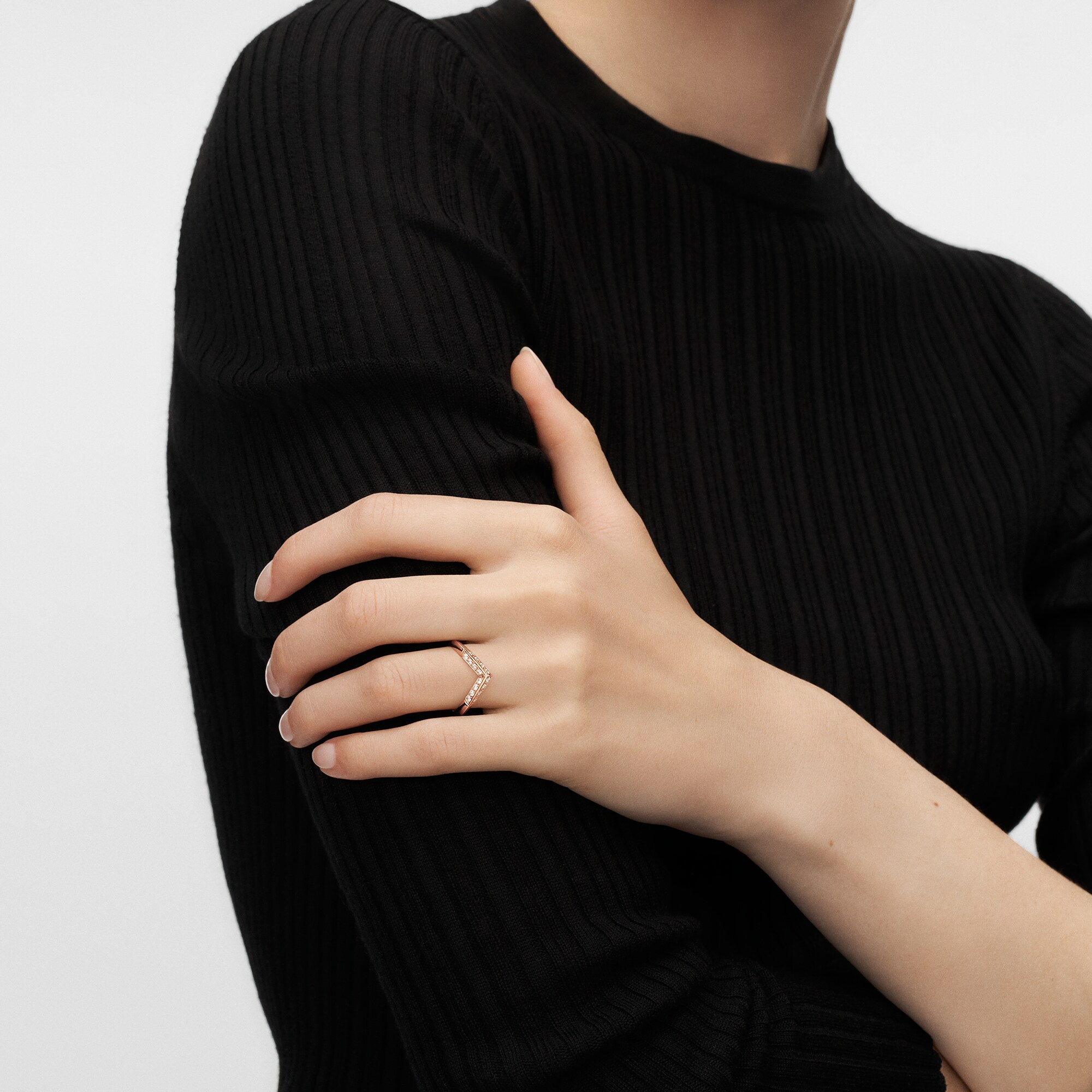 LV ダイヤモンド リング V (ピンクゴールド×ダイヤモンド)  ジュエリー ジュエリー カテゴリー (製品ズーム)