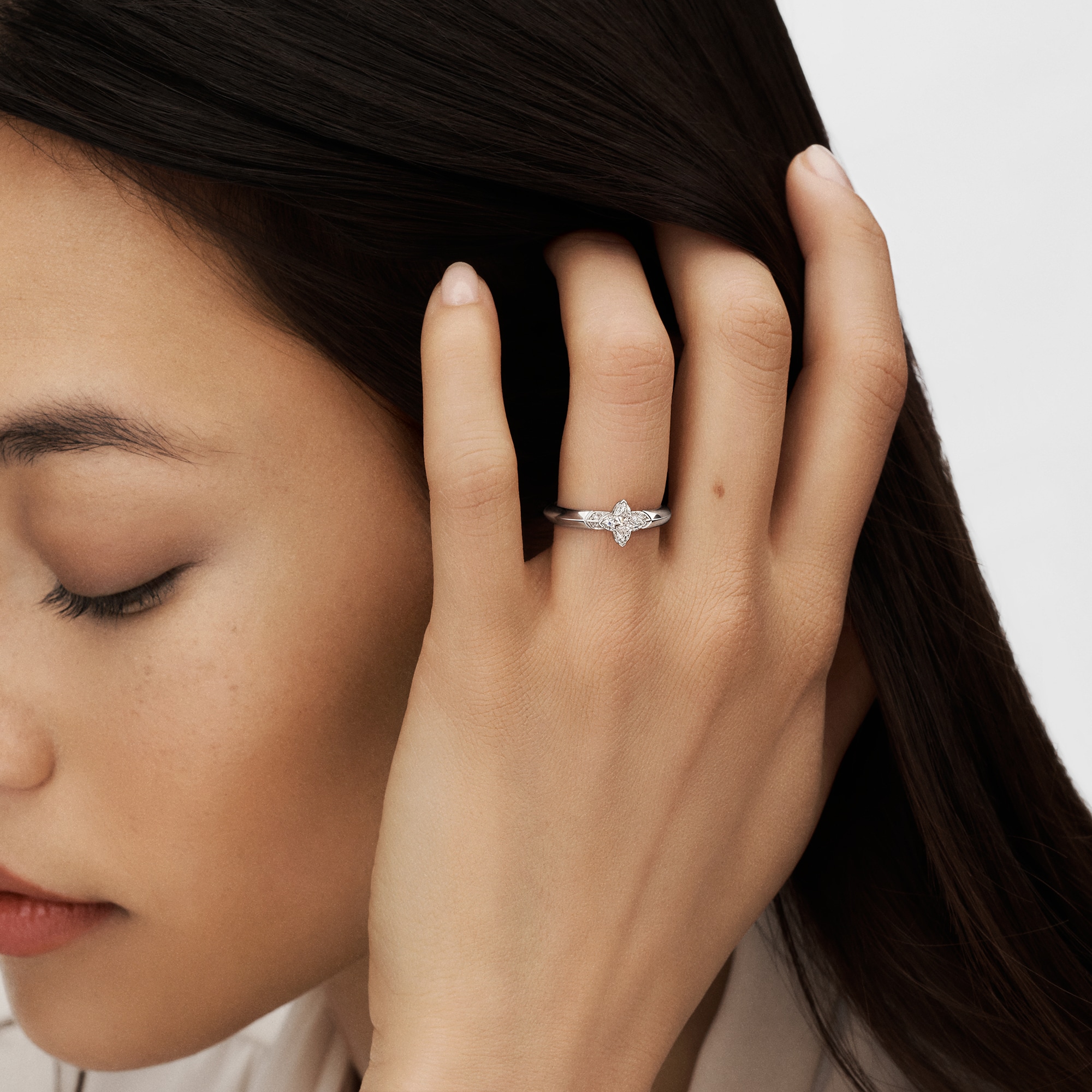 LV ダイヤモンド ソリテール スター (プラチナ×LV モノグラムスターカットダイヤモンド×ダイヤモンド)  ジュエリー ジュエリー コレクション (製品ズーム)