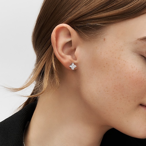 LV ダイヤモンド ピアス スター (ホワイトゴールド×LV モノグラムスターカットダイヤモンド×ダイヤモンド) 単品 ジュエリー ジュエリー コレクション (製品ズーム)