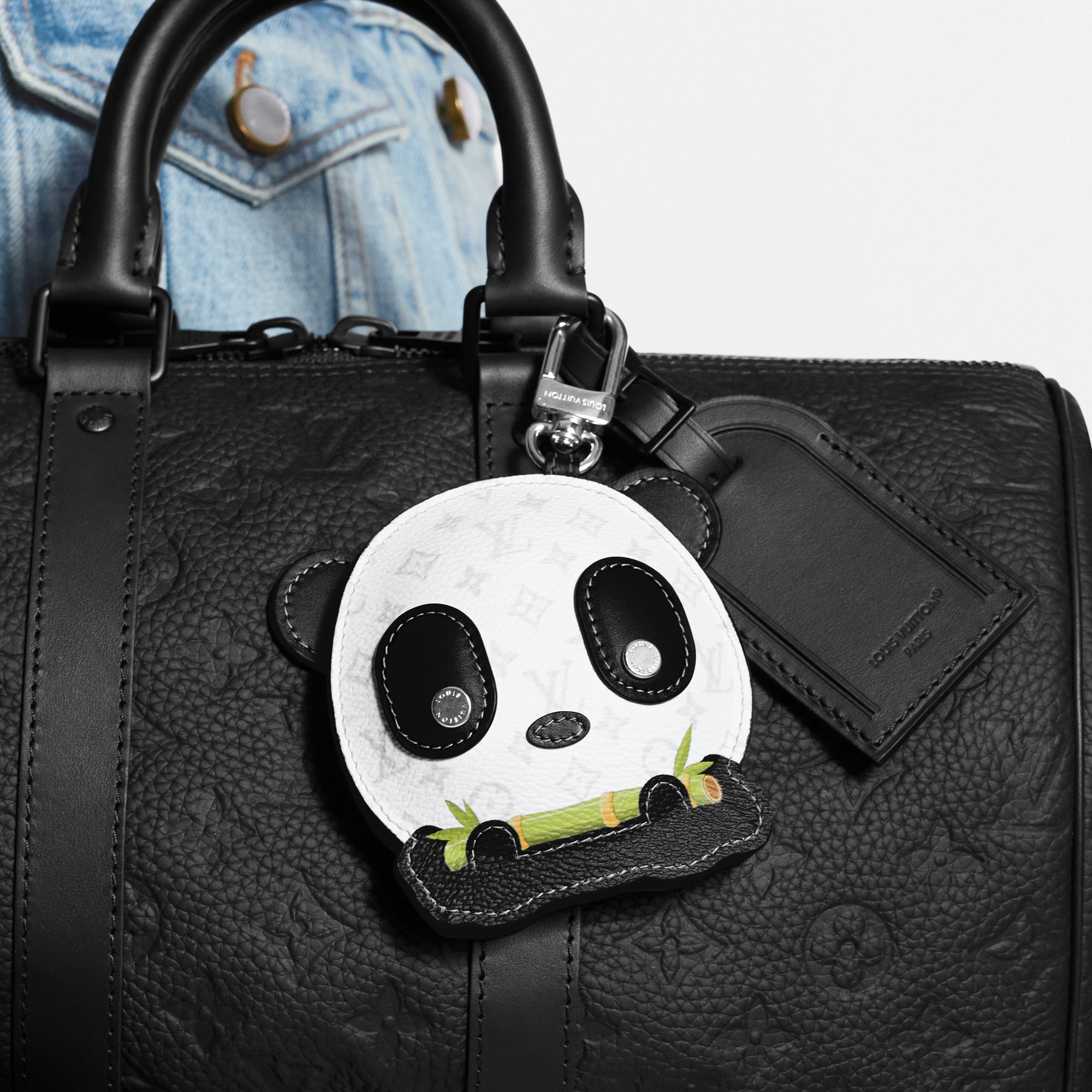 ルイヴィトンLVチャームブラック LOUIS VUITTON（ルイ・ヴィトン 