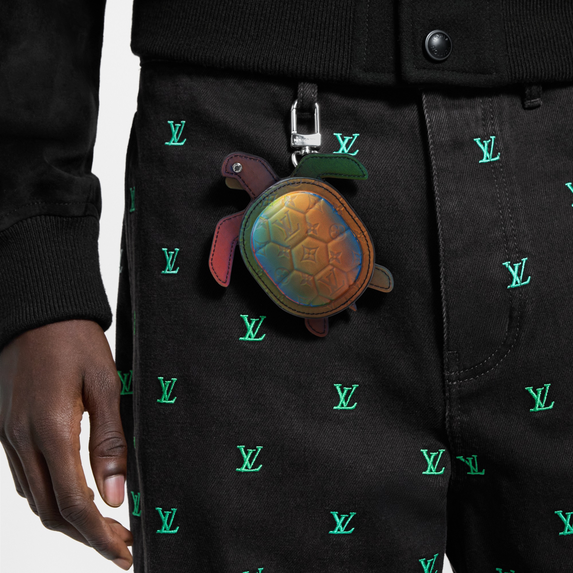 バッグチャーム･LV タートル S00 メンズ アクセサリー (製品ズーム)