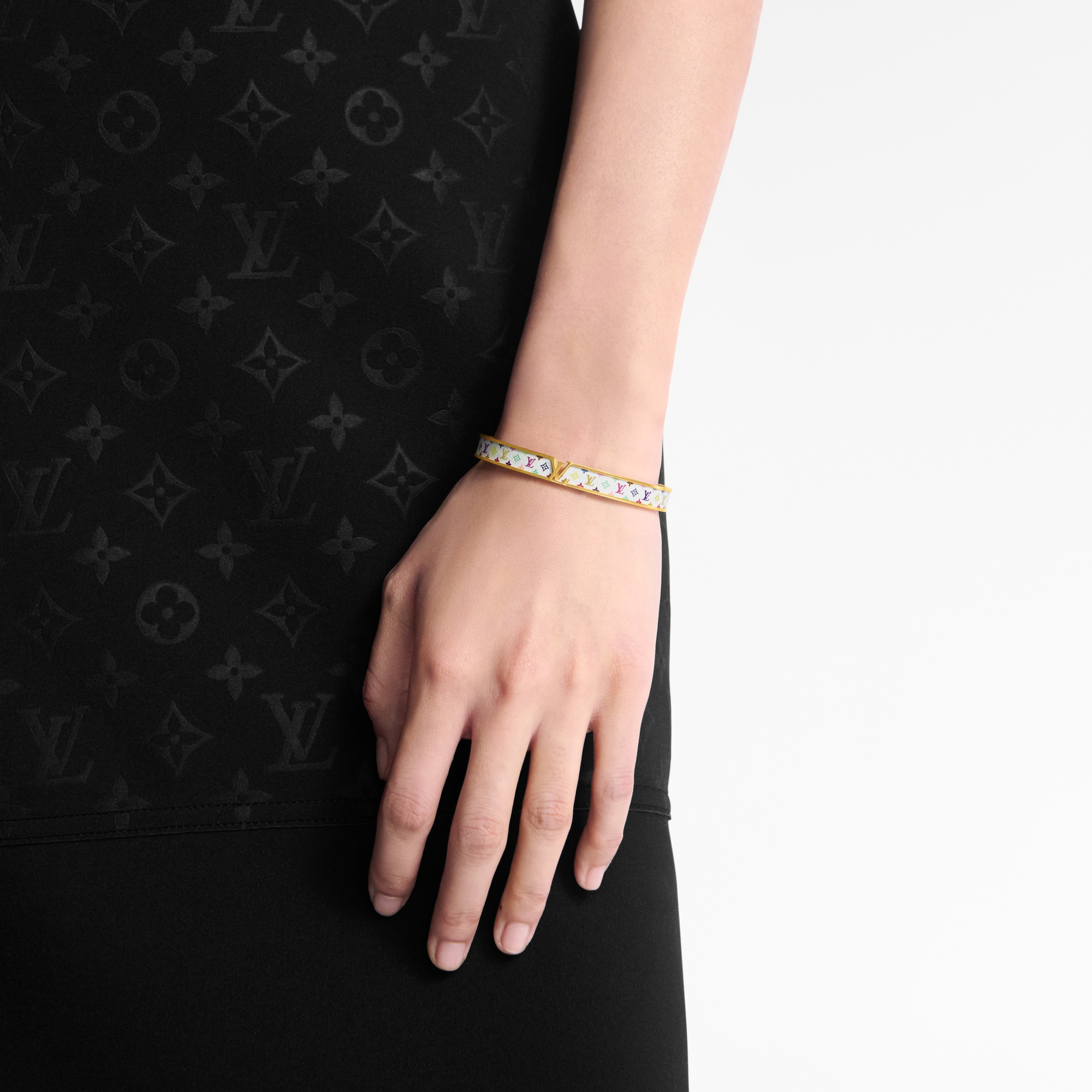 LV × TM ブレスレット・LV イニシャル S00｜ルイ・ヴィトン 公式サイト 