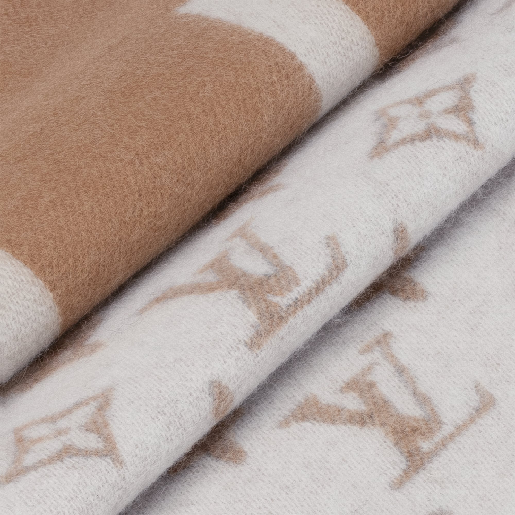 louis-vuitton-monogram-split-  