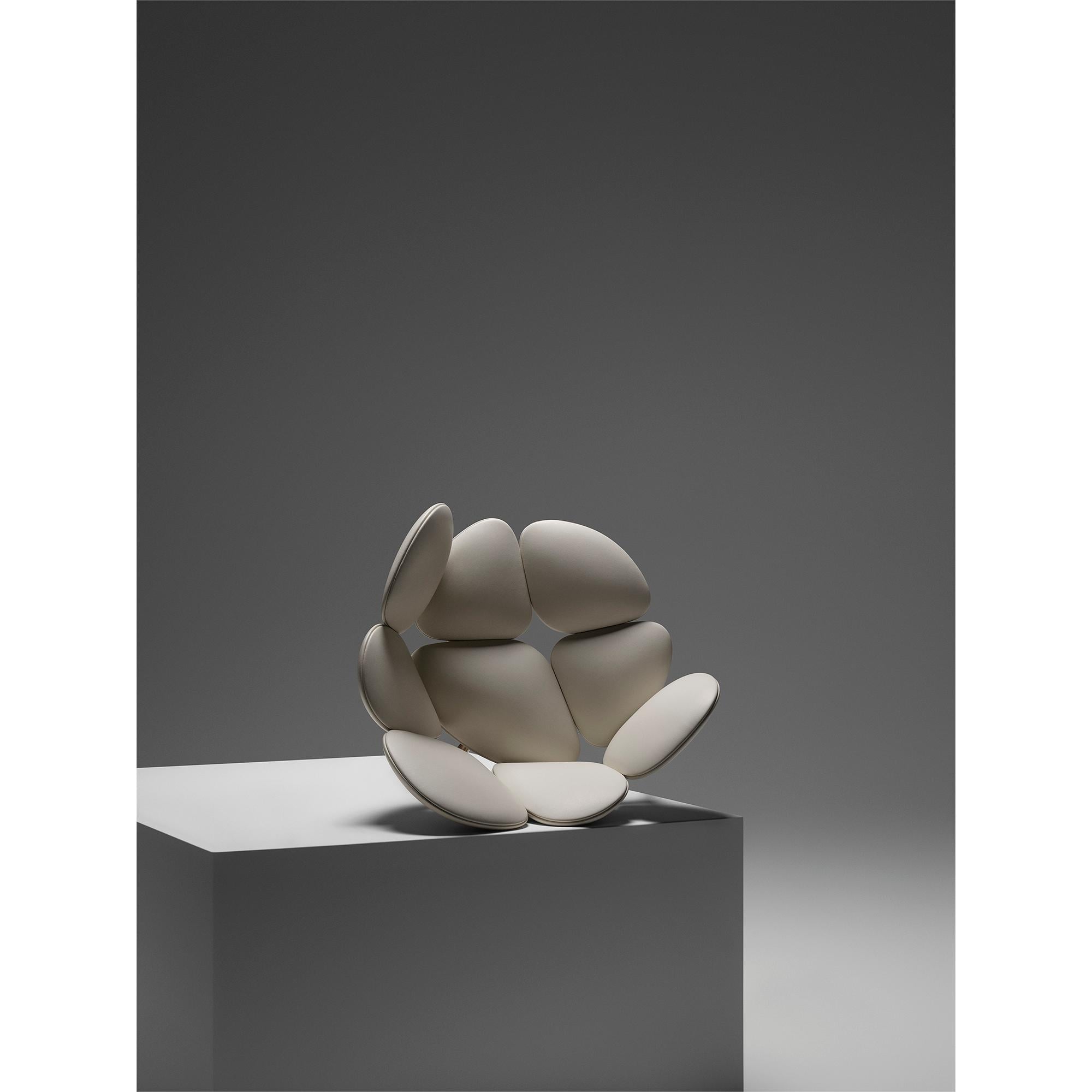Petal Chair by Marcel Wanders ｜ルイ・ヴィトン 公式サイト - R97936