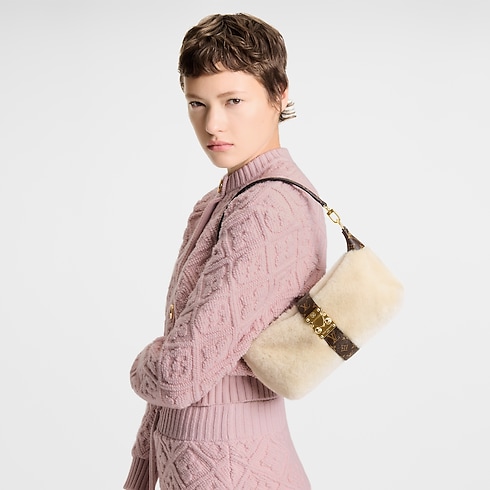 ポシェット・ミア ウィメンズ 財布&小物 (製品ズーム)