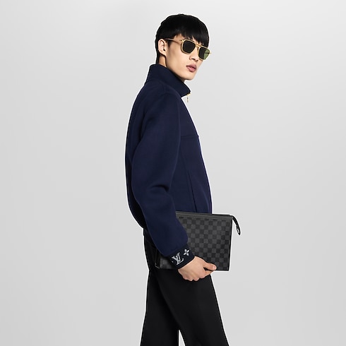 「ポシェット・ヴォワヤージュ MM」着用画像
