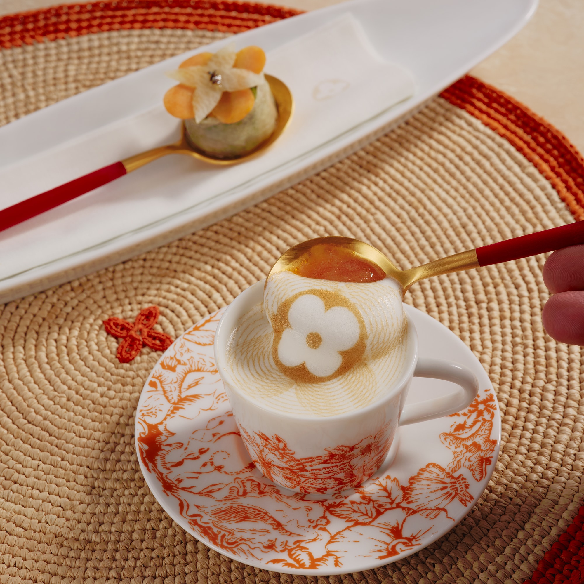 Set Of 2 Coffee Cups and Saucers LV By The Pool  トランク、トラベル & ホーム ホーム & テーブルウェア (製品ズーム)