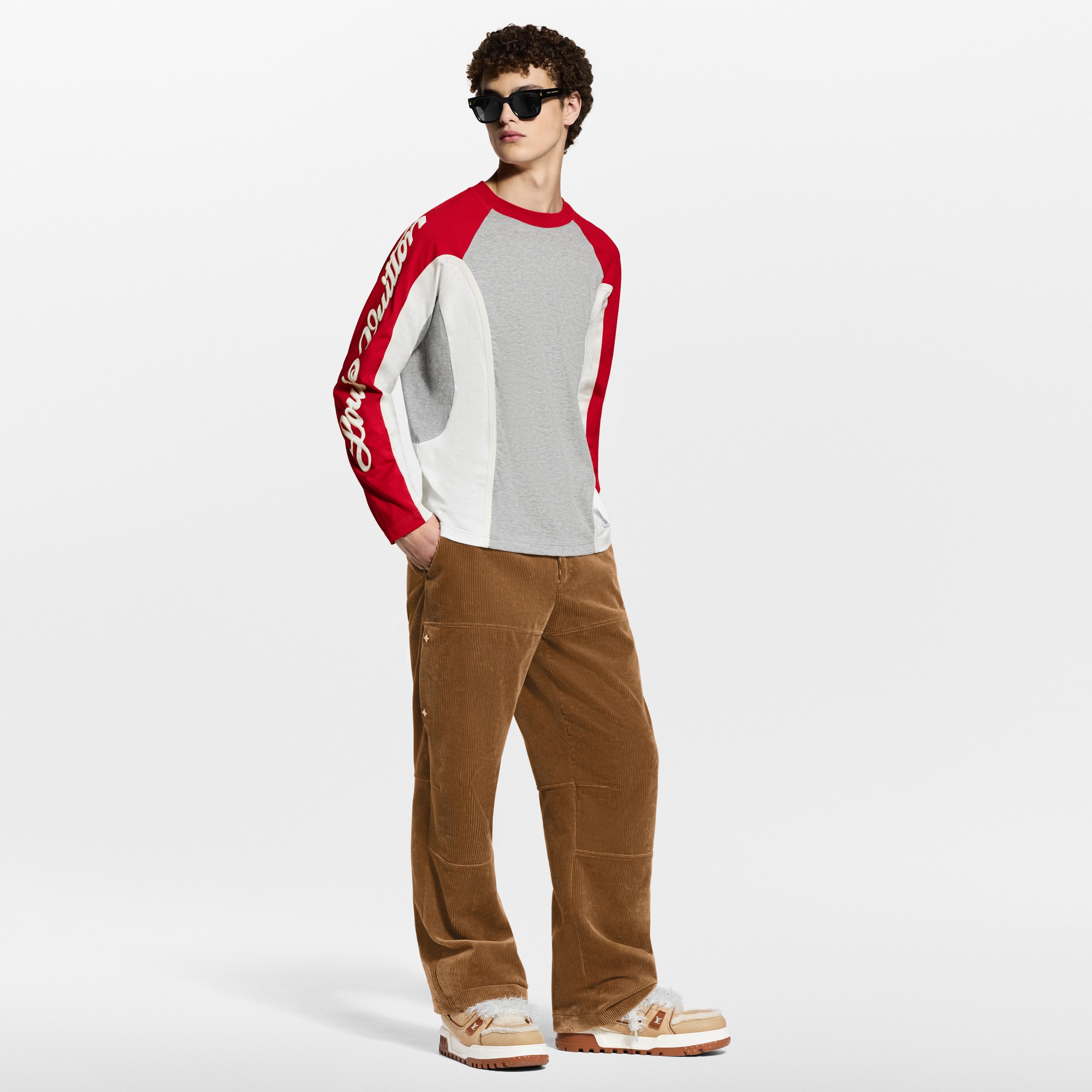シグネチャー ロングスリーブTシャツ  メンズ ウェア(洋服) (製品ズーム)