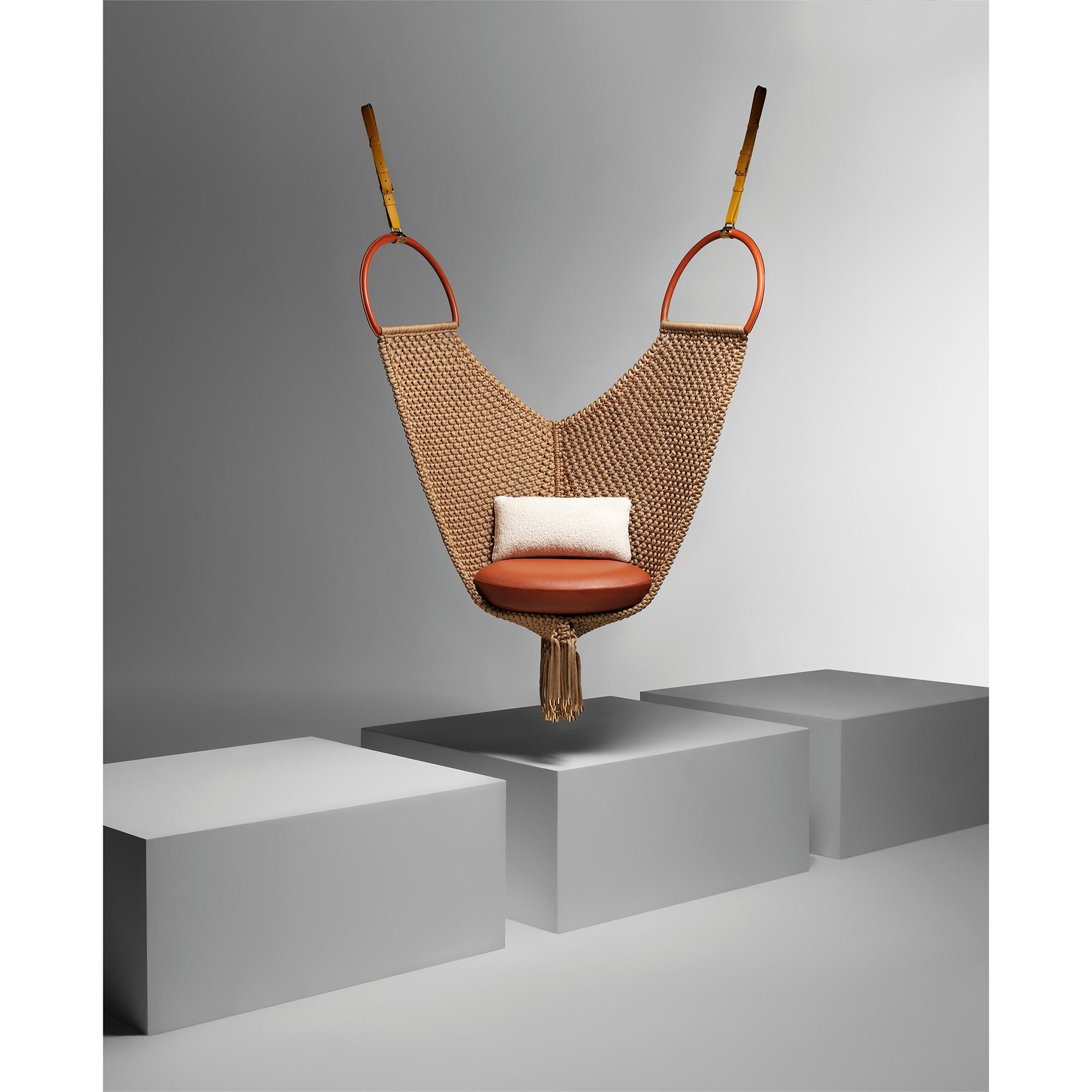 Swing Chair by Patricia Urquiola  トランク、トラベル & ホーム ホーム & テーブルウェア (製品ズーム)