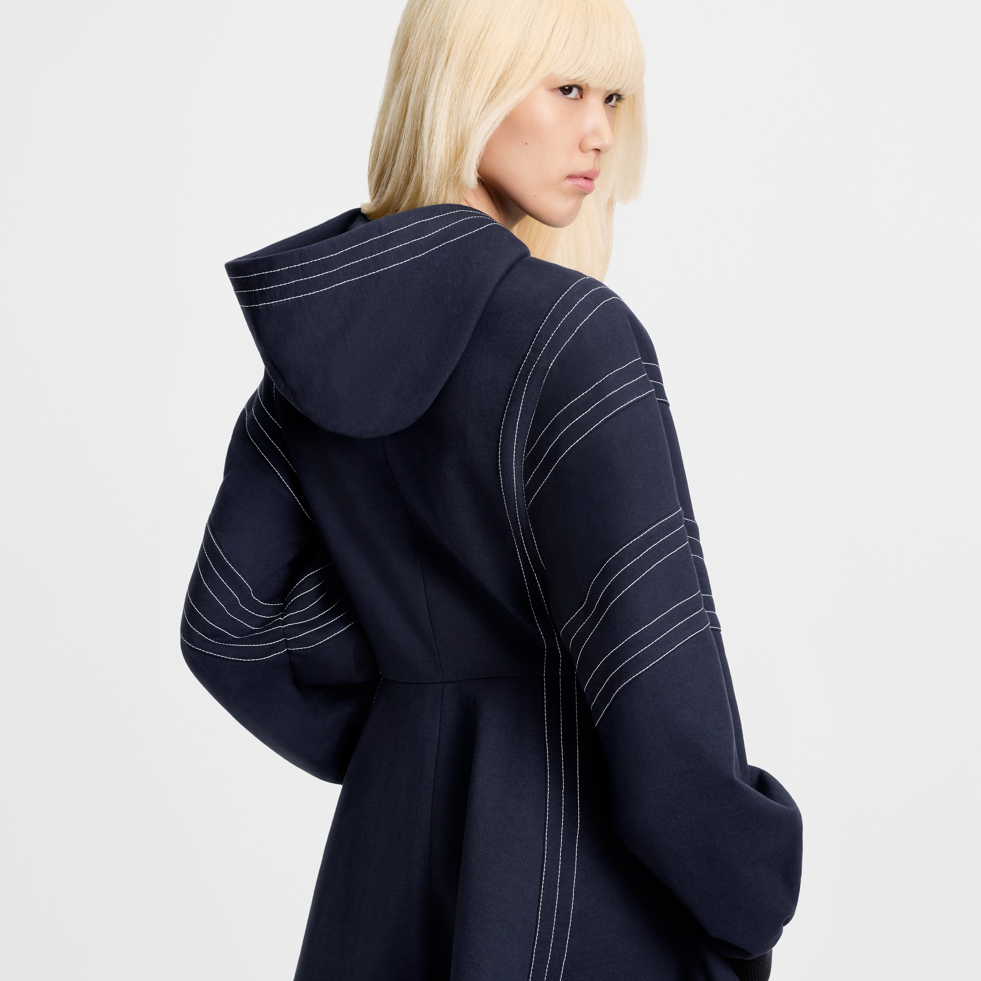 トップステッチ フーディ ドレス  ウィメンズ ウェア(洋服) (製品ズーム)