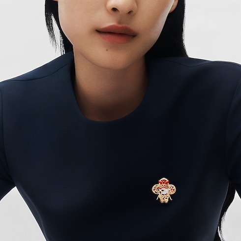 ペンダント ヴィヴィエンヌ リオン レッド (イエローゴールド×ホワイトゴールド×ラッカー×ダイヤモンド×カラーストーン) ジュエリー ジュエリー カテゴリー (製品ズーム)