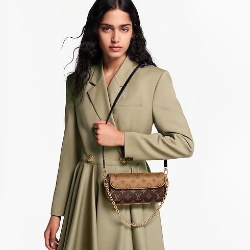 ウォレット オン チェーン・アイビー モノグラム・リバース ウィメンズ 財布&小物 (製品ズーム)