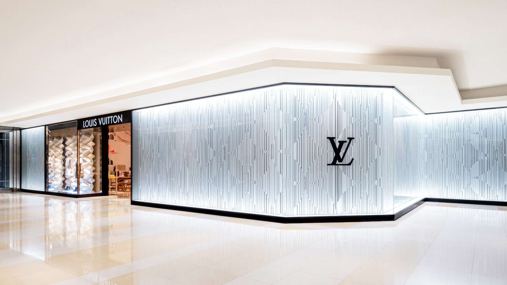 ルイヴィトン　三越購入 Louis Vuitton Taichung Mitsukoshi 台湾｜ルイ・ヴィトン 公式サイト