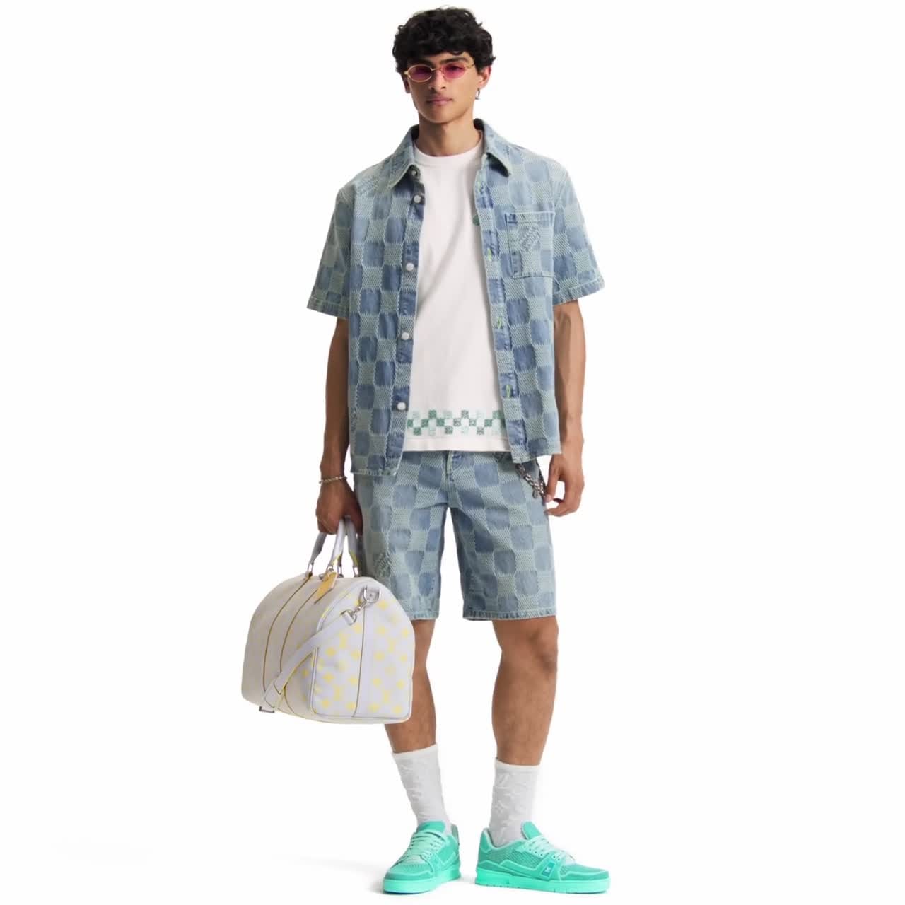 【スポーティ】Louis Vuitton 3D モノグラム ショートパンツ ダミエ3D ライトデニムショーツ |ルイ・ヴィトン 公式サイト